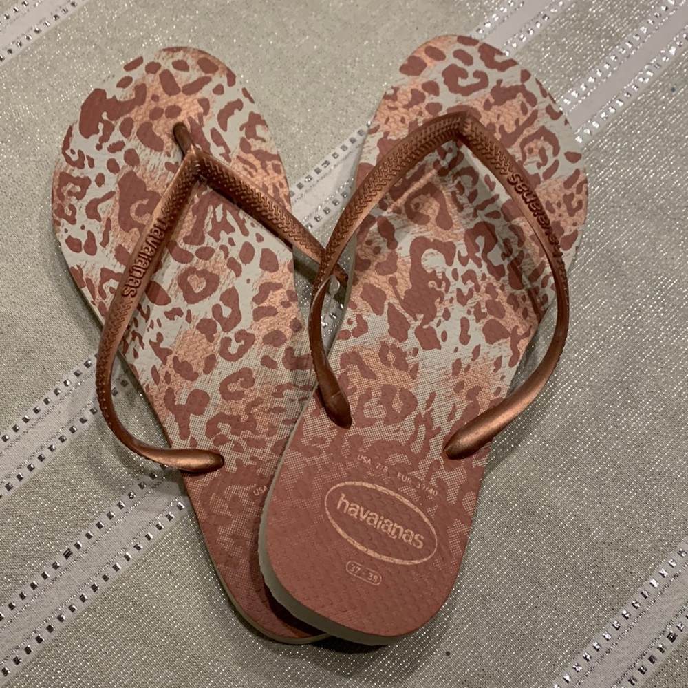 NWOT Leopard Print Havaianas